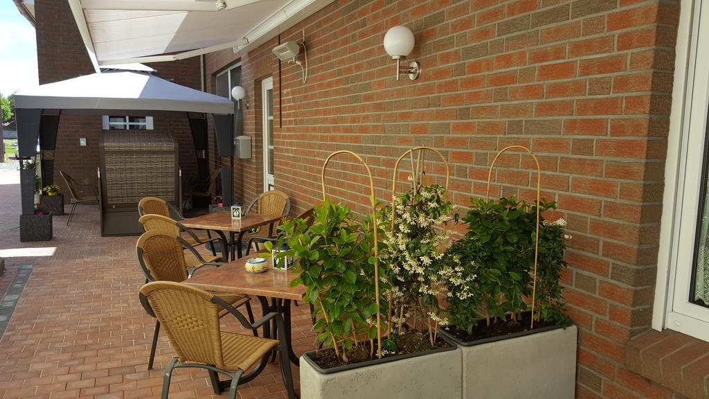 Hotel Drostenhof Garni Esens Dış mekan fotoğraf