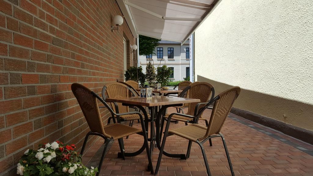 Hotel Drostenhof Garni Esens Dış mekan fotoğraf
